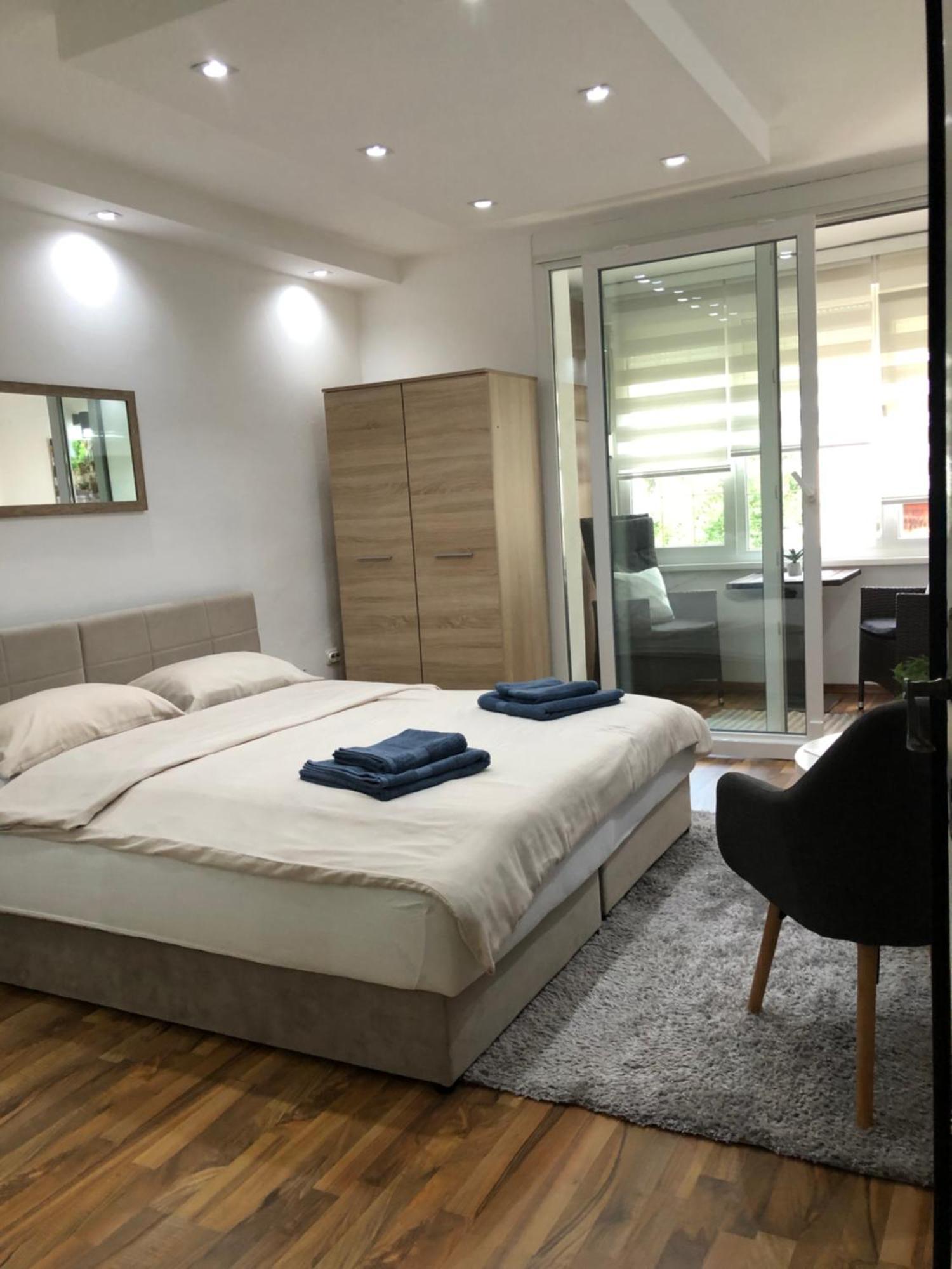 Welcome To The Apartment Mesic- Airport Sarajevo Bagian luar foto