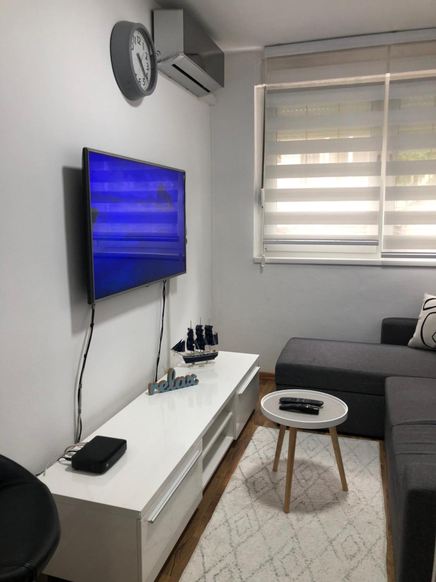 Welcome To The Apartment Mesic- Airport Sarajevo Bagian luar foto