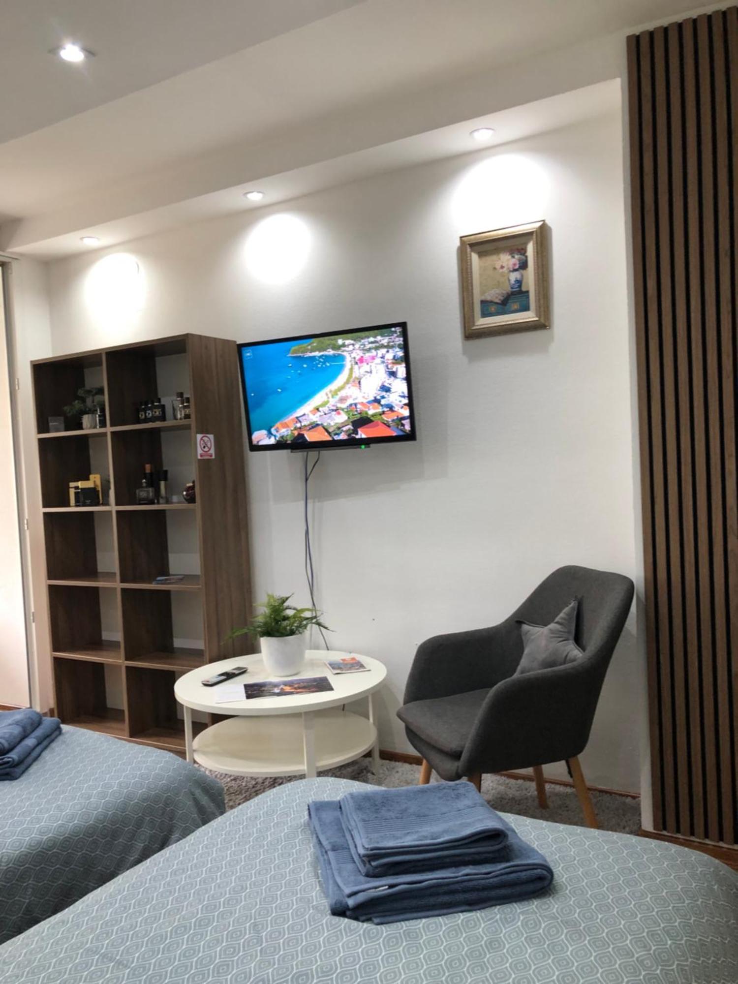 Welcome To The Apartment Mesic- Airport Sarajevo Bagian luar foto